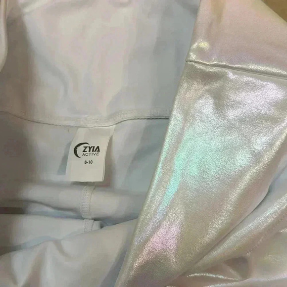 ZYIA - Picture 3 of 4